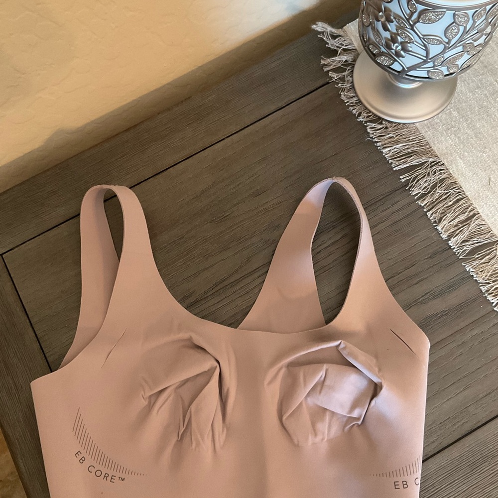 NWOT Evelyn Bobbie The Scoop Bra Seamless Wireless  Small